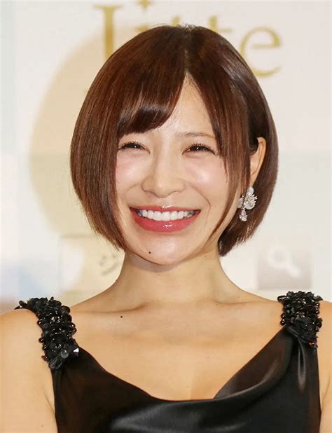 手島優 結婚相手 何歳|手島優、“10年来のファン”と結婚発表で幸せいっぱい